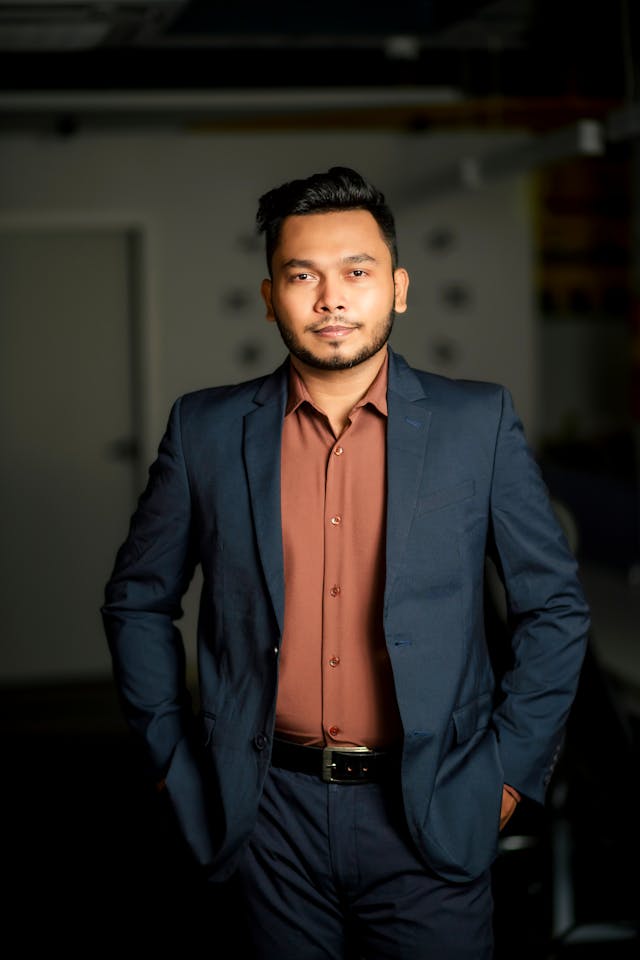 Professional LinkedIn profile optimization service for professionals in Bangladesh
