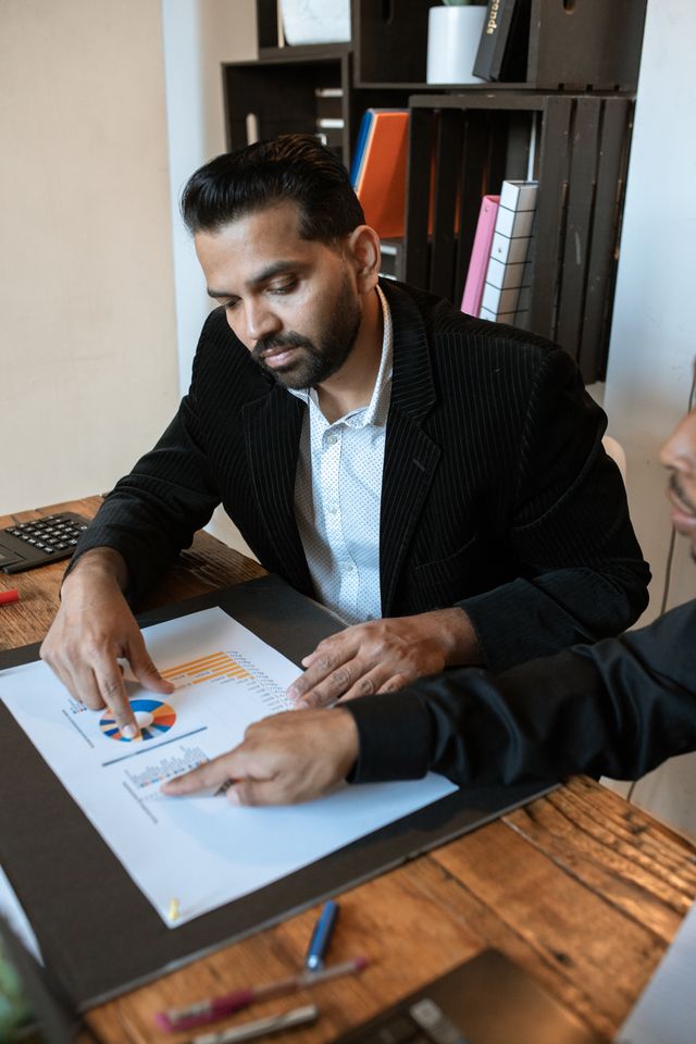 Comparison of a weak LinkedIn profile versus a strong professionally optimized profile